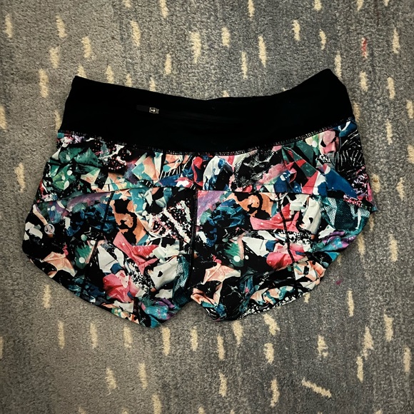 Lululemon multicolor Speed Up Low-Rise Lined Short 2.5" - Picture 2 of 5